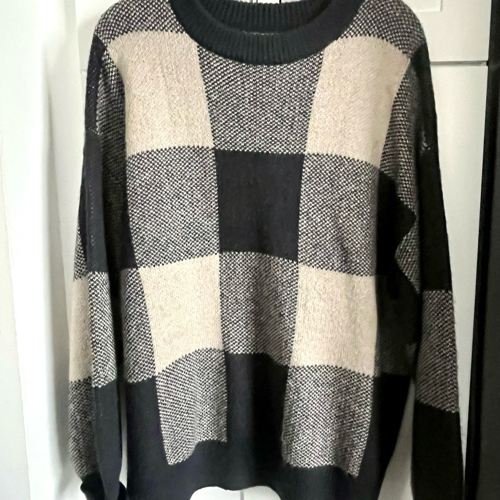 OAK + FORT Black and Cream Checkered Crewneck Sweater